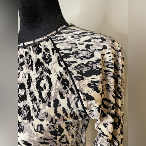 All In Motion Womens Leopard Print Long Sleeve Activewear Cropped Top Medium - Picture 5 of 7